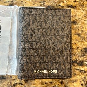Michael Kors Jet Set Passport Holder